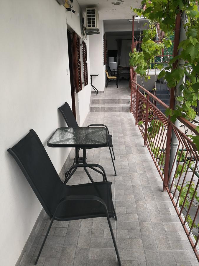 Zemunella Guest House Herceg Novi Esterno foto