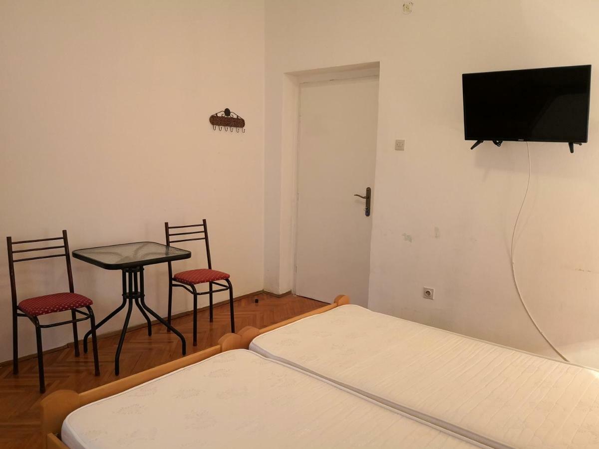 Zemunella Guest House Herceg Novi Esterno foto