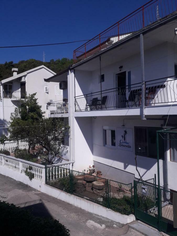 Zemunella Guest House Herceg Novi Esterno foto