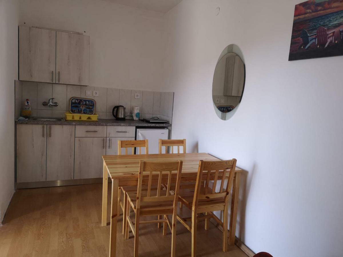Zemunella Guest House Herceg Novi Esterno foto